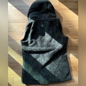 KUHL hooded Sherpa women vest
